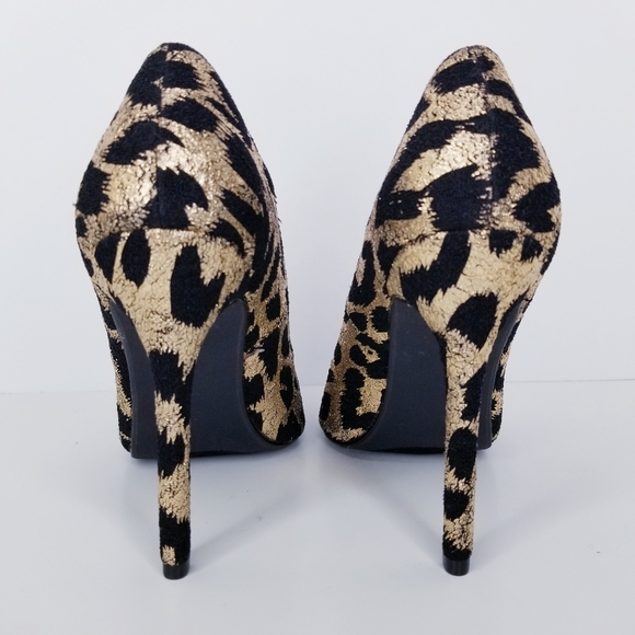 JustFab - Joda - Metallic Animal Print Pump - Picture 7 of 13